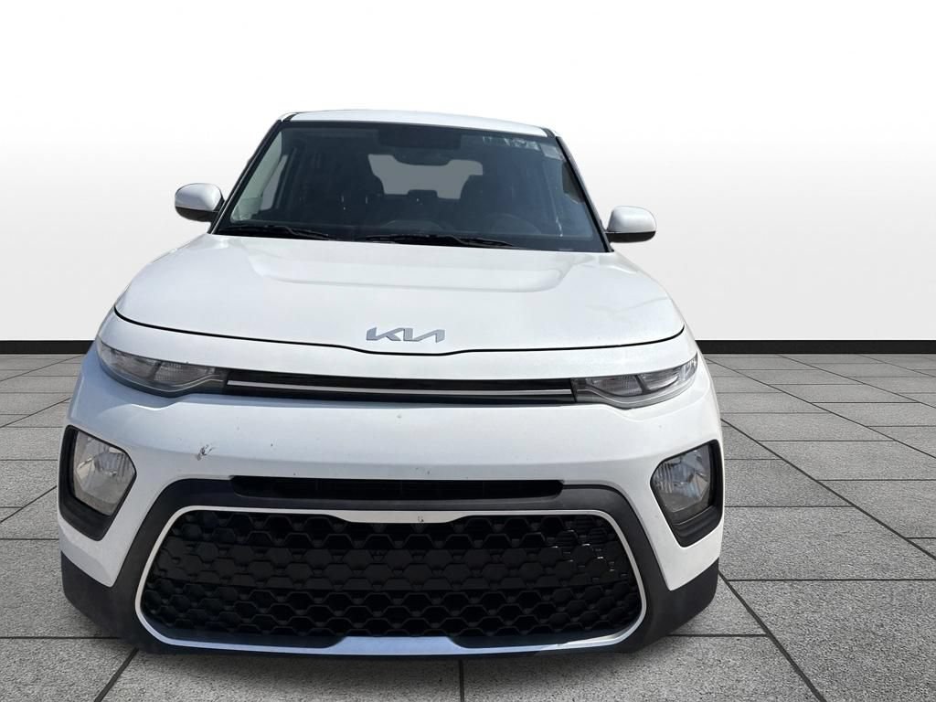 Used 2022 Kia Soul LX FWD image 2