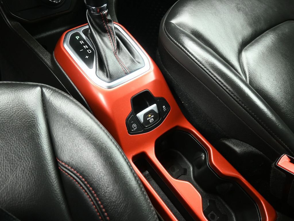 Used 2021 Jeep Renegade Trailhawk w/ Sun & Sound Group AWD/4WD image 15