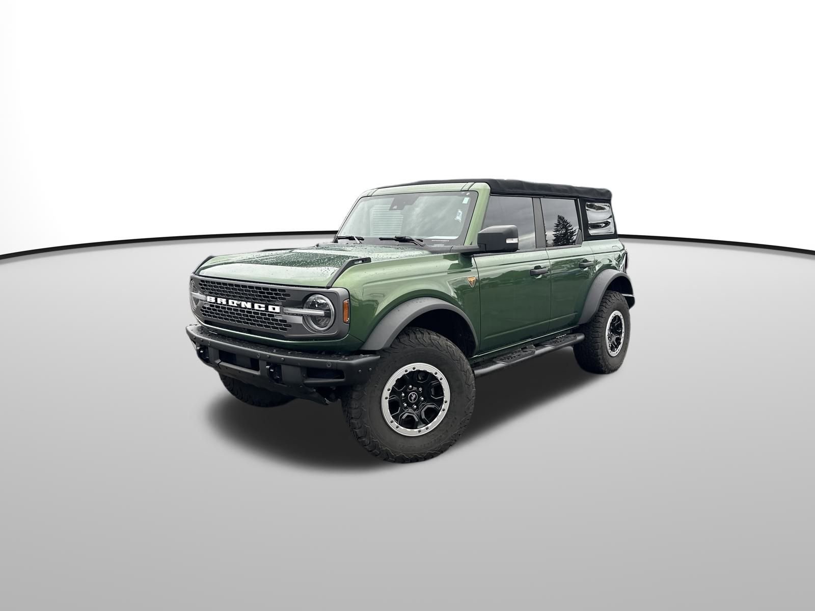 Used 2022 Ford Bronco Badlands image 2