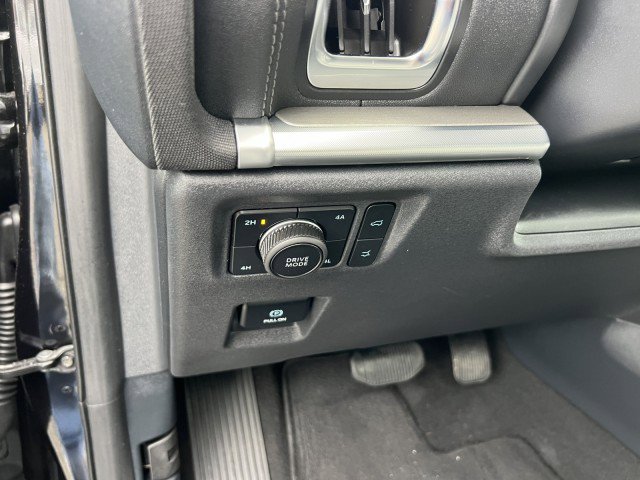 Certified 2025 Ford Expedition Max Platinum image 12