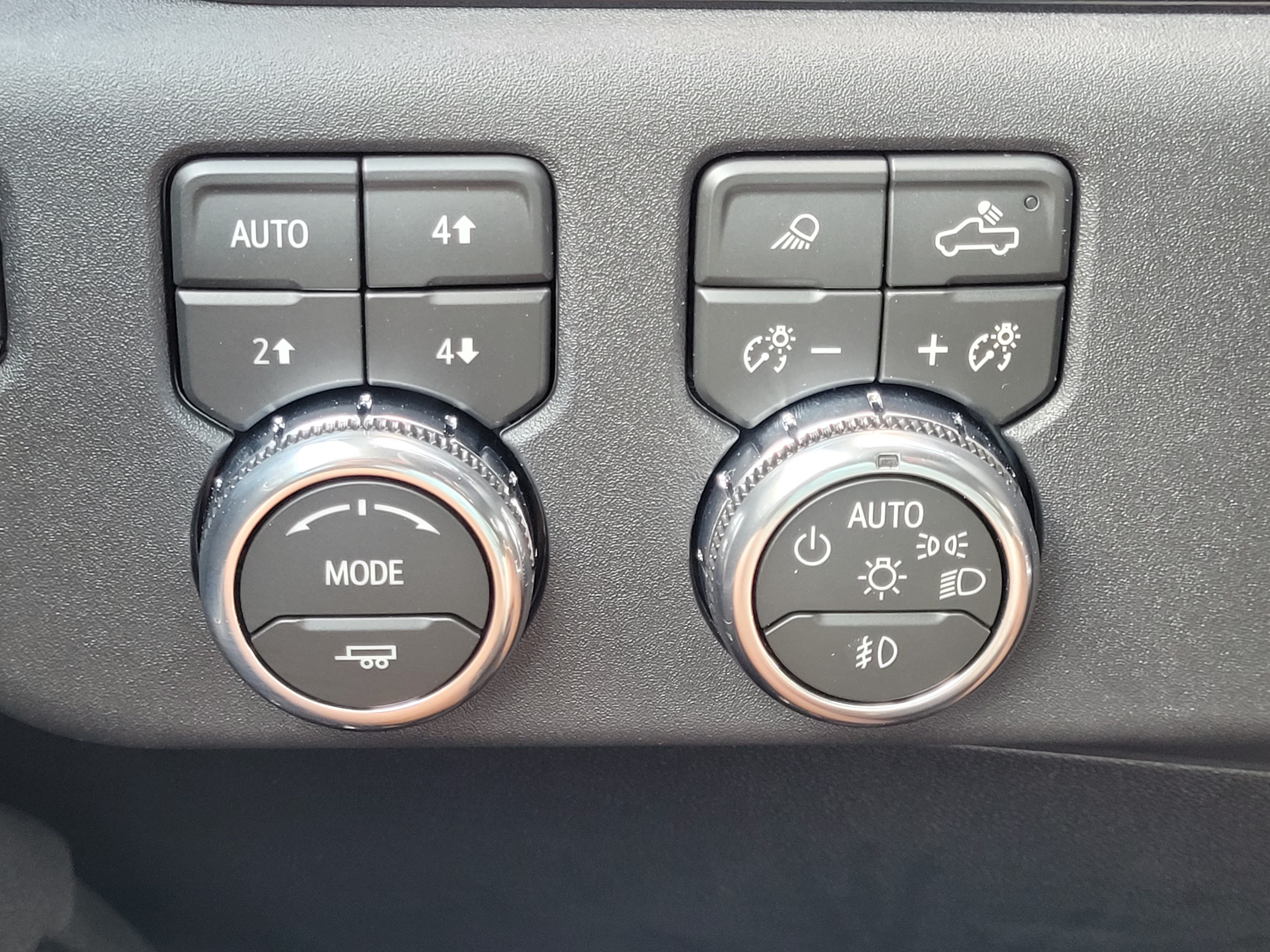 New 2026 GMC Sierra 1500 Elevation w/ Elevation Premium Package AWD/4WD image 19