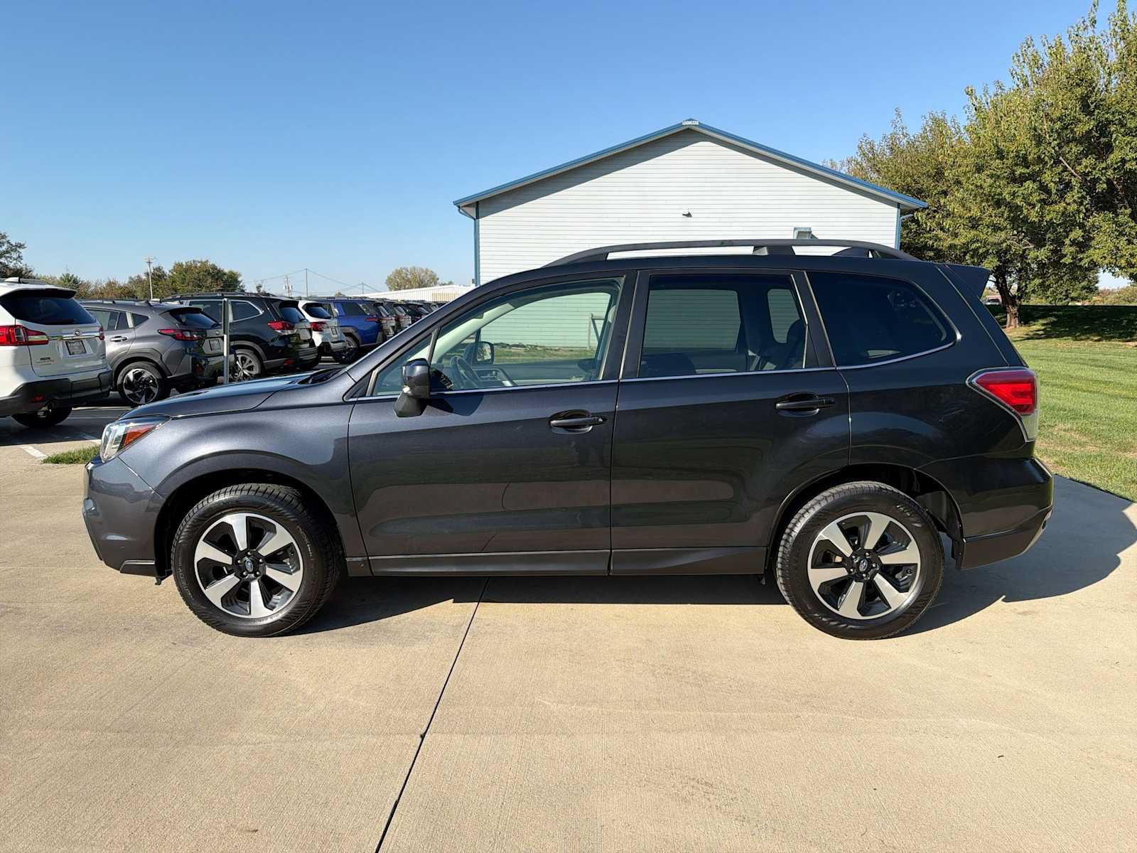 Used 2018 Subaru Forester 2.5i Limited AWD/4WD image 3