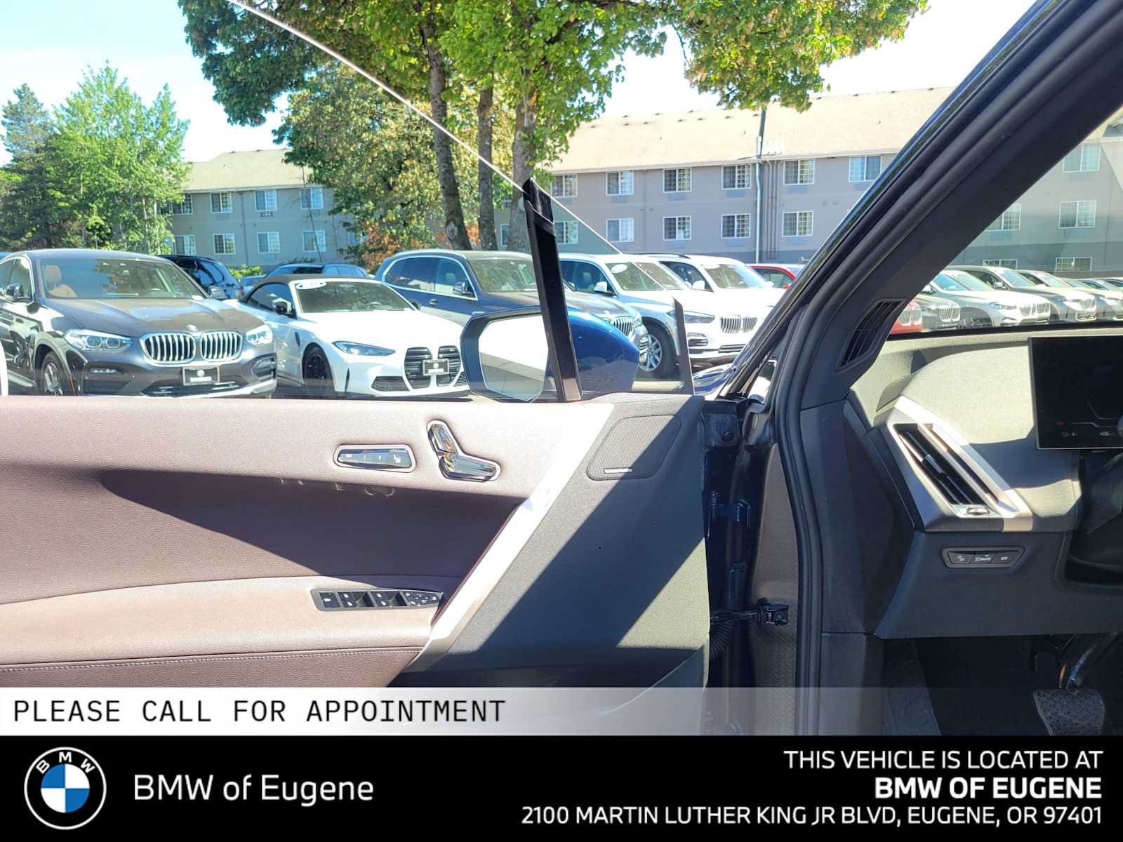 Used 2023 BMW iX xDrive50 w/ Premium Package AWD/4WD image 23