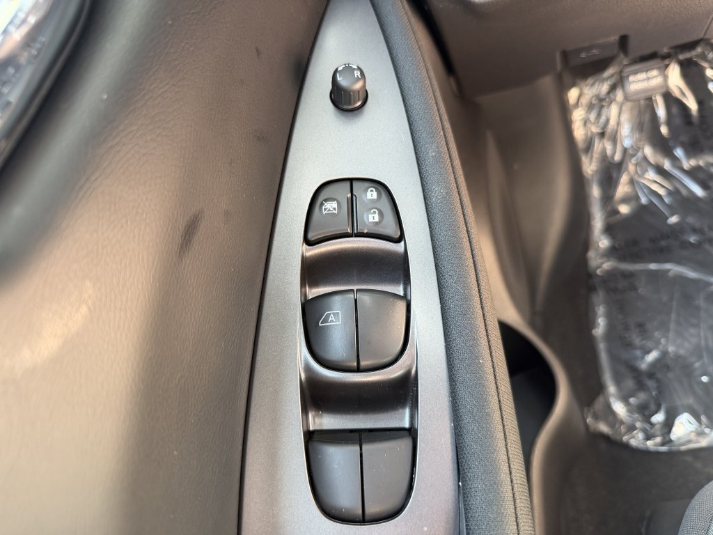 Used 2025 Nissan Leaf S FWD image 24