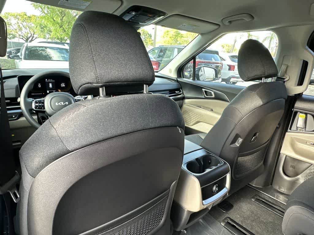 New 2026 Kia Carnival LX FWD image 23
