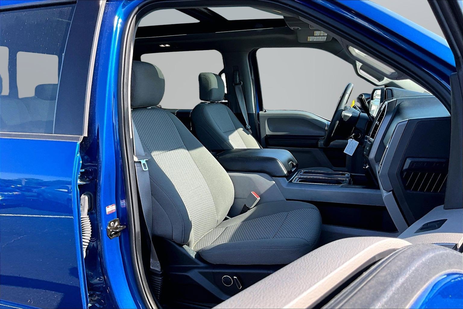 Used 2018 Ford F150 XLT w/ Equipment Group 302A Luxury AWD/4WD image 7