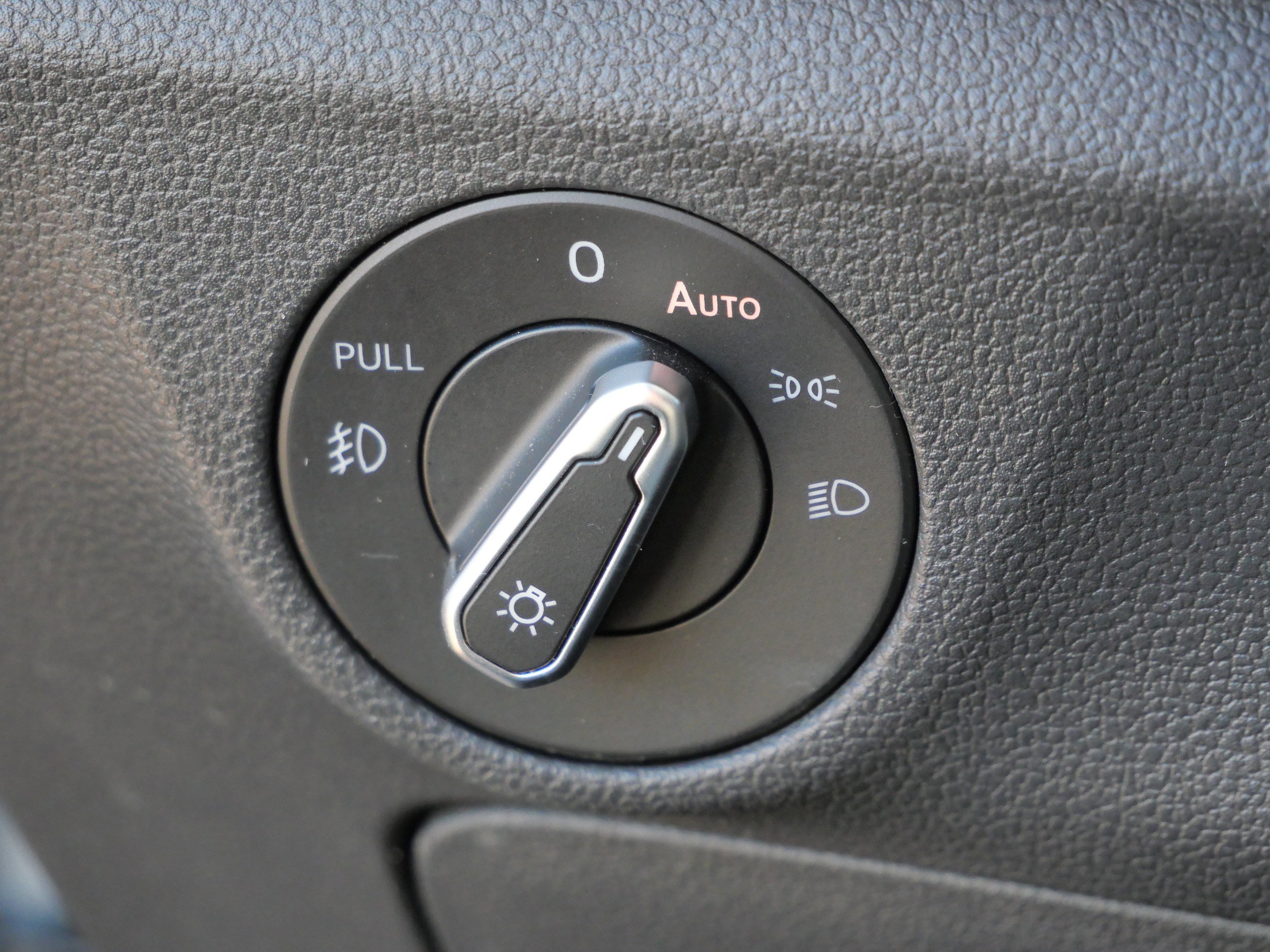 Certified 2021 Volkswagen Jetta R-Line w/ R-Line Cold Weather Package image 21