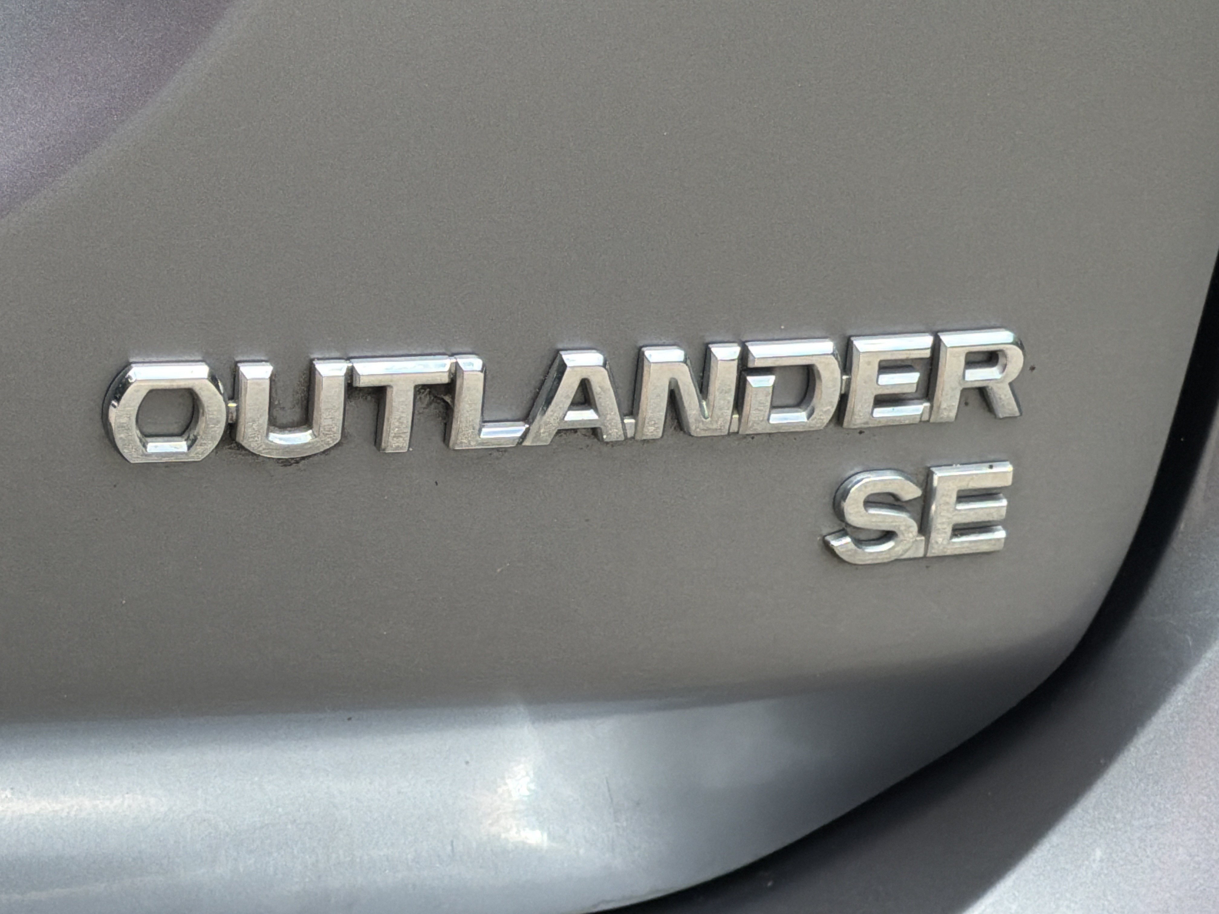 Used 2018 Mitsubishi Outlander SE AWD/4WD image 24