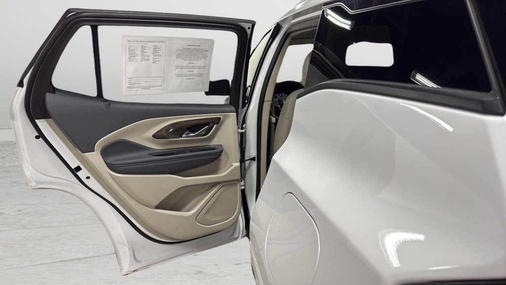 Used 2024 GMC Terrain Denali w/ Denali Premium Package image 36