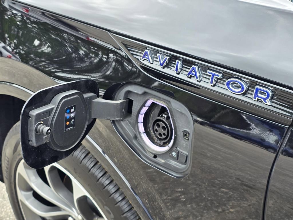 Used 2022 Lincoln Aviator Grand Touring w/ Elements Package Plus image 36