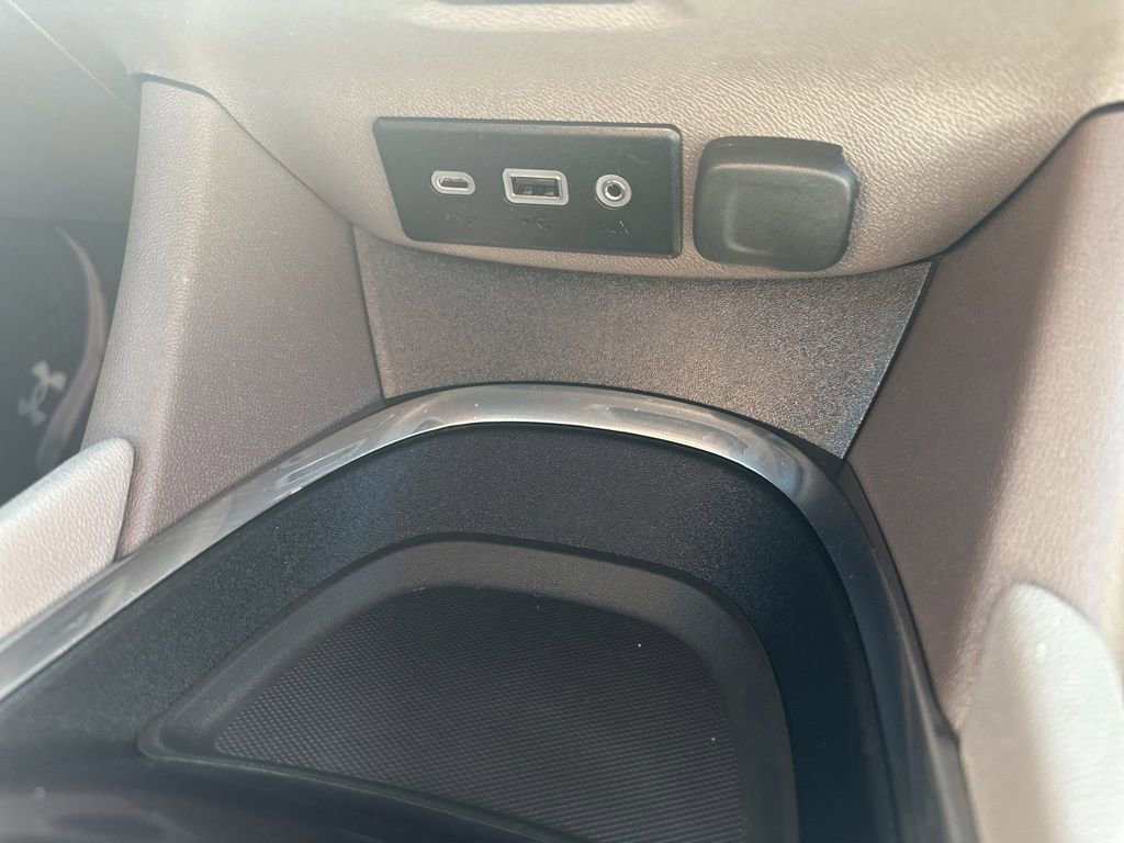 Used 2023 Chevrolet Malibu LT w/ Driver Confidence Package FWD image 5