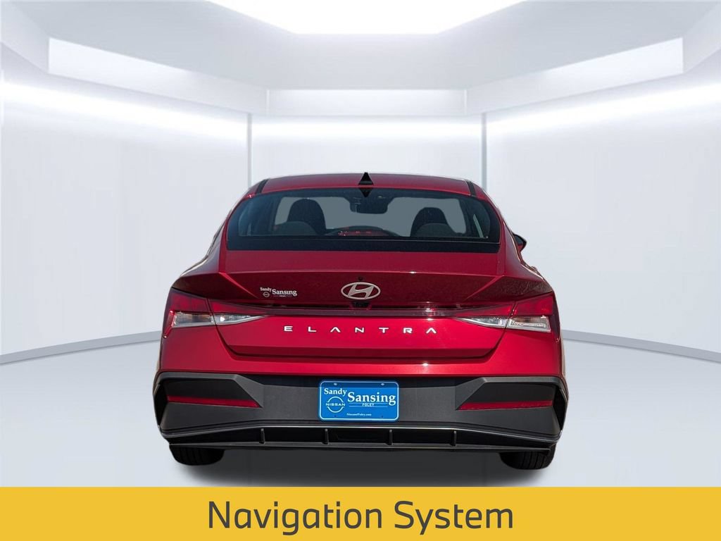 Used 2024 Hyundai Elantra SEL FWD image 6