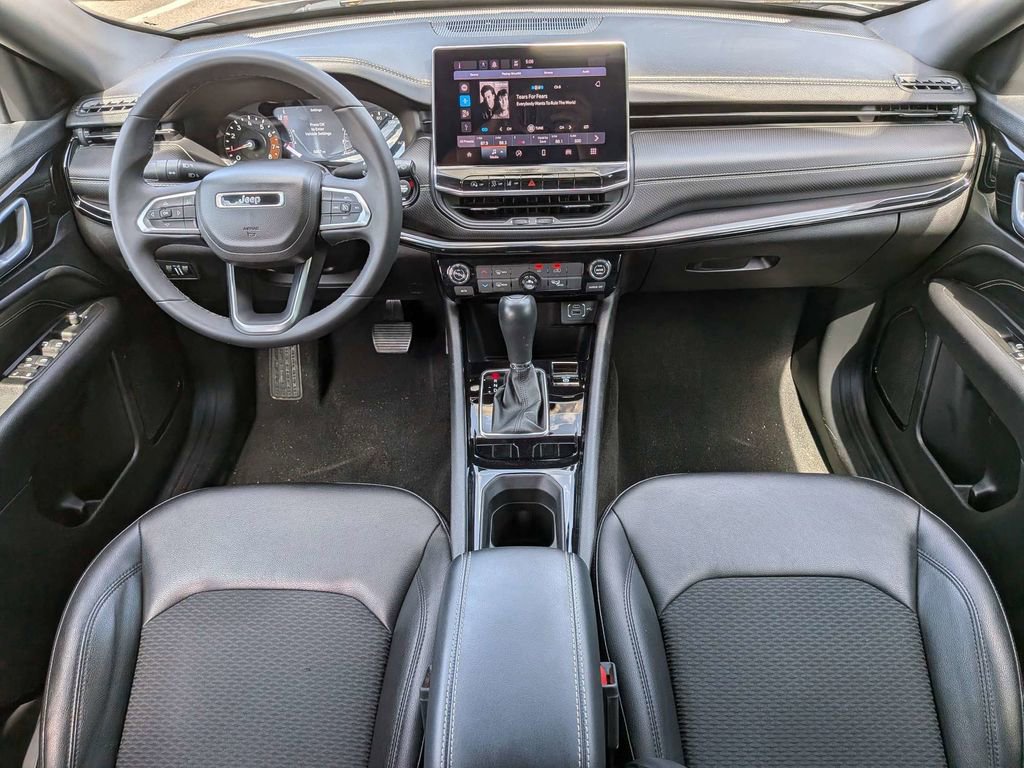 Used 2022 Jeep Compass Latitude FWD image 14