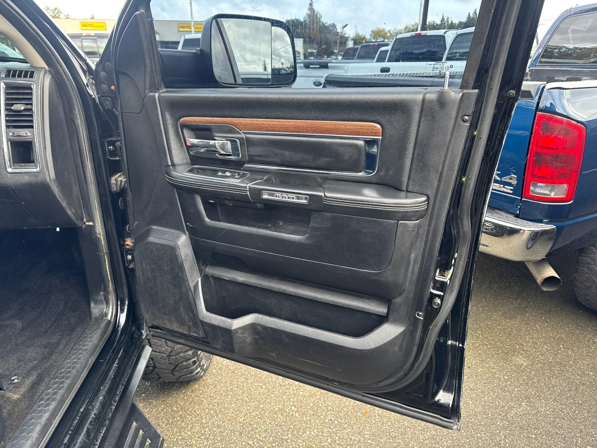 Used 2014 RAM 3500 Laramie w/ Black Appearance Group image 22