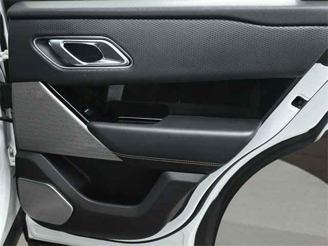 Used 2018 Land Rover Range Rover Velar R-Dynamic SE image 16