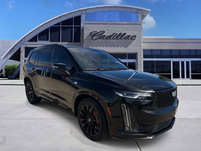 Used 2023 Cadillac XT6 Sport w/ LPO, ONYX Package image 3