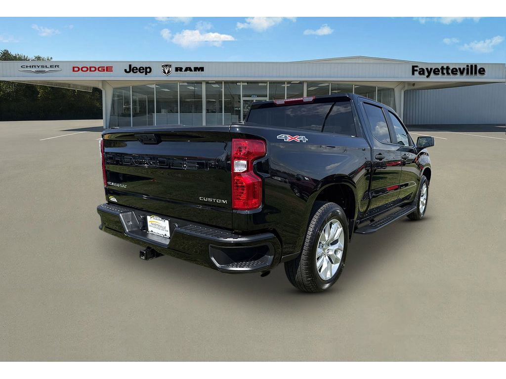 Used 2025 Chevrolet Silverado 1500 Custom image 3