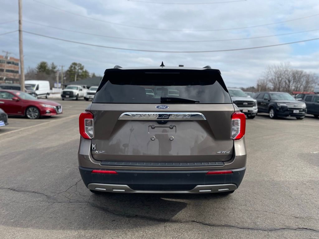 Used 2021 Ford Explorer XLT w/ Equipment Group 202A image 4