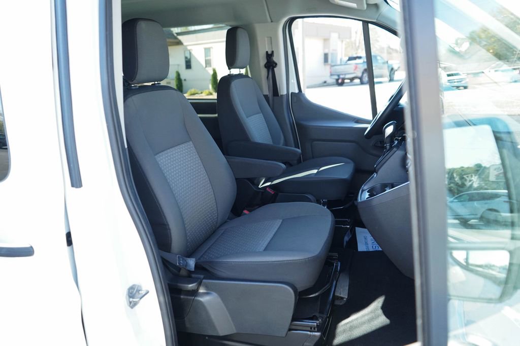 Used 2024 Ford Transit 350 XLT image 32