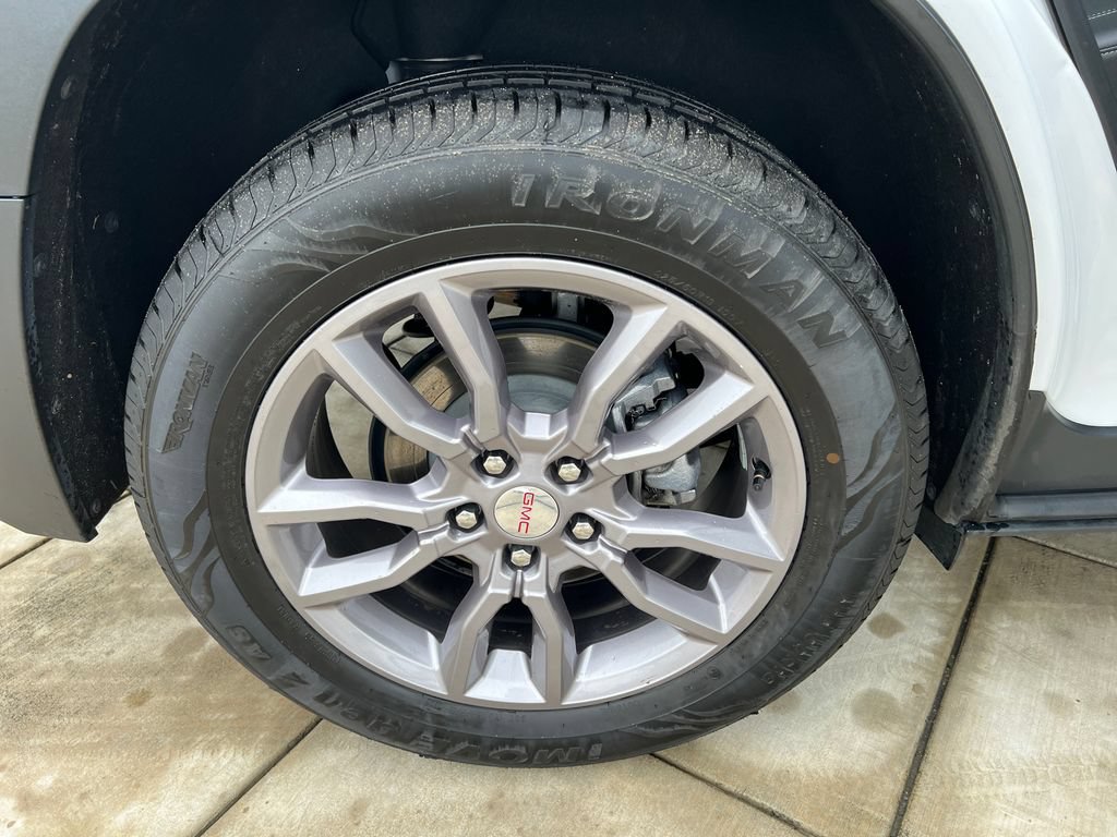 Used 2024 GMC Terrain SLT AWD/4WD image 8