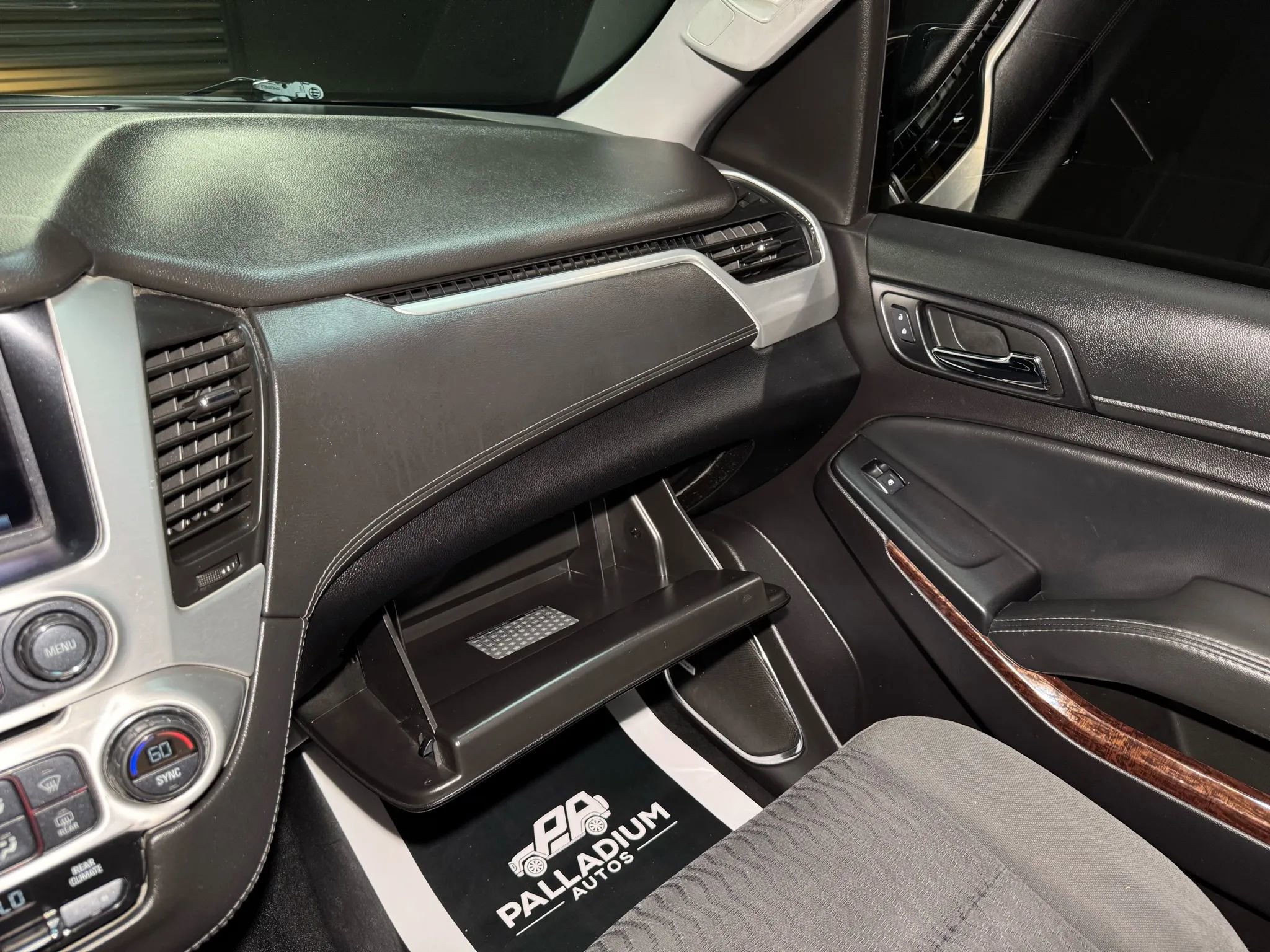 Used 2016 GMC Yukon SLE w/ HD Trailering Package image 51