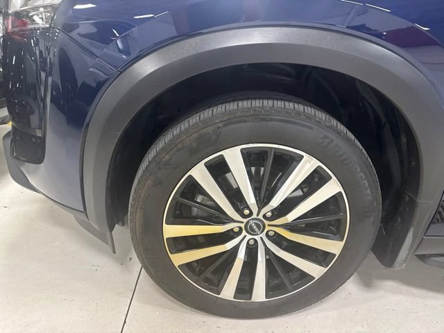Certified 2024 Nissan Pathfinder Platinum AWD/4WD image 3