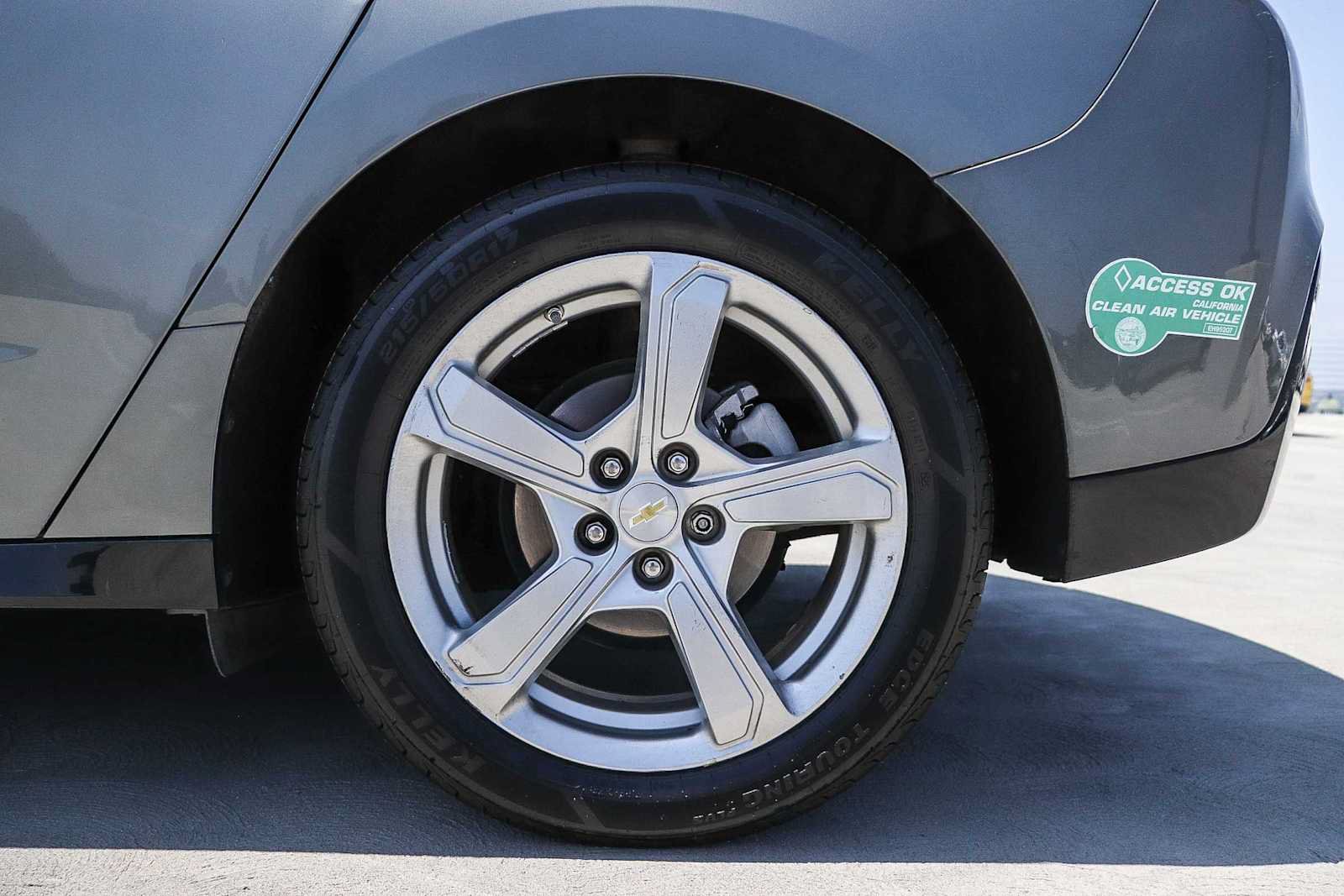 Used 2017 Chevrolet Volt LT FWD image 10
