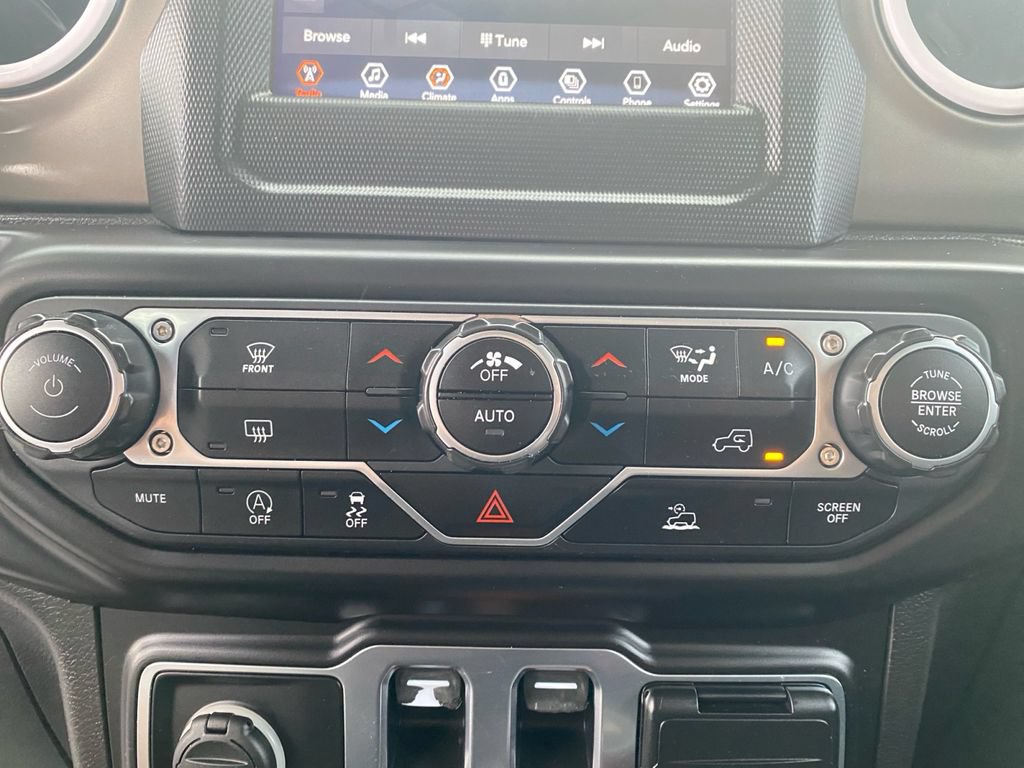 Used 2021 Jeep Wrangler Sport AWD/4WD image 16