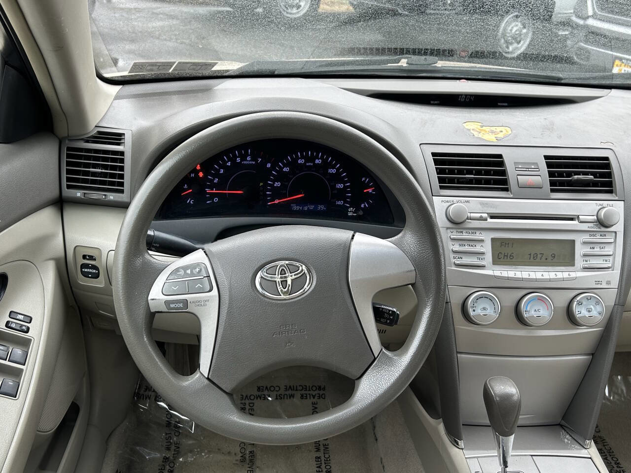 Used 2010 Toyota Camry LE image 18