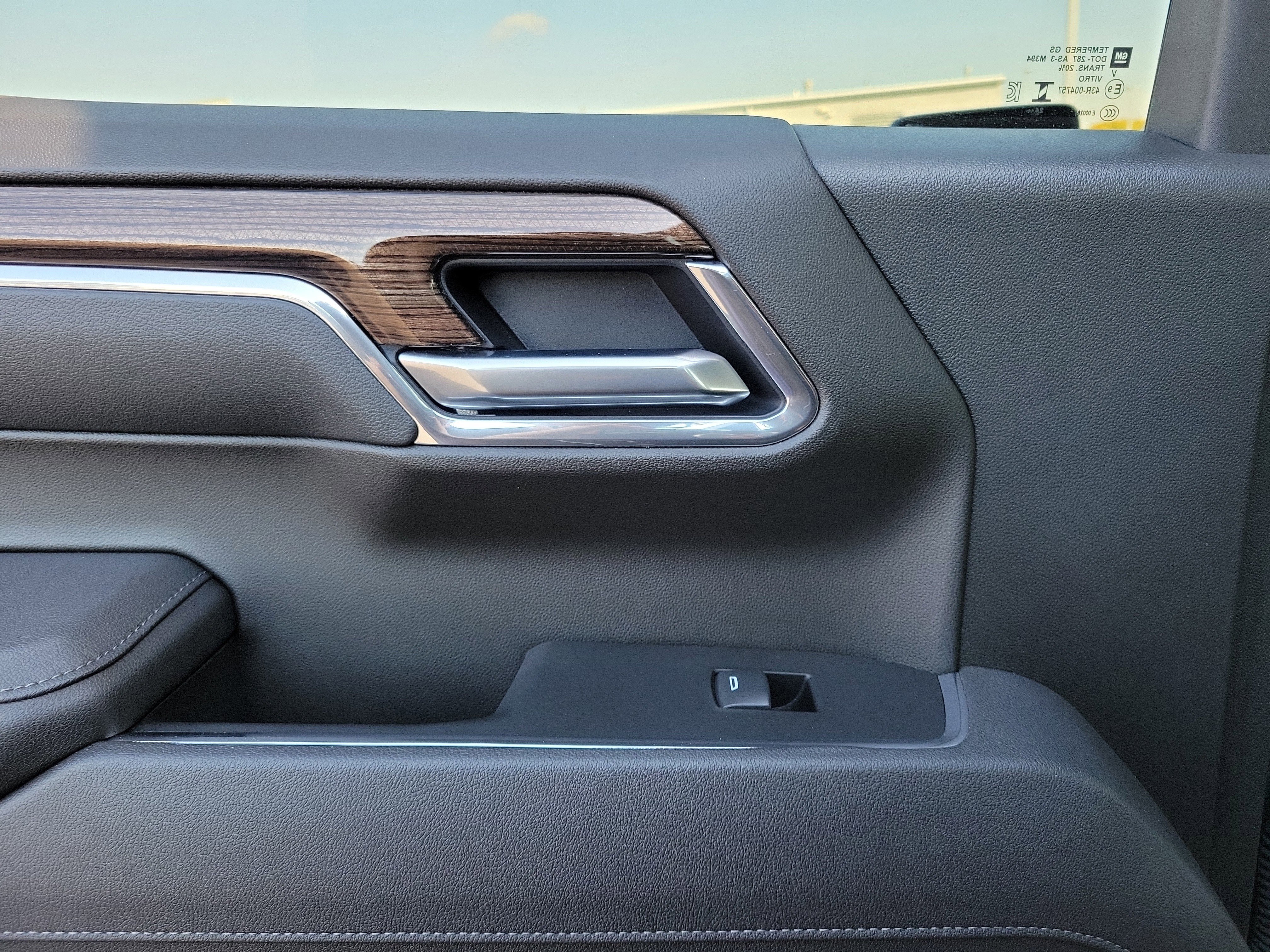 Used 2025 Chevrolet Silverado 1500 LT image 12