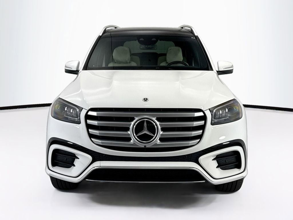 Used 2025 Mercedes-Benz GLS 580 4MATIC image 2