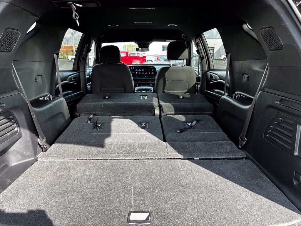 Used 2024 Chevrolet Traverse LS w/ Midnight/Sport Edition FWD image 33