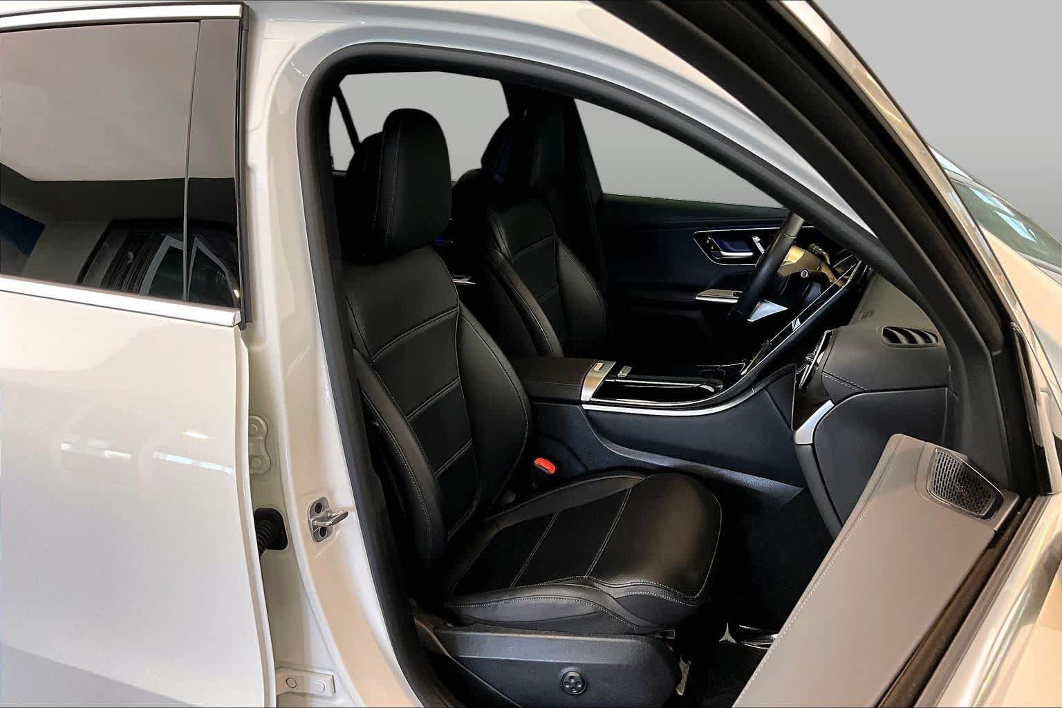 Used 2024 Mercedes-Benz GLC 300 4MATIC image 9