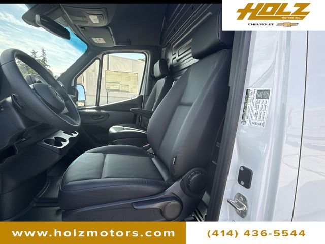 Used 2025 Mercedes-Benz Sprinter 2500 image 18