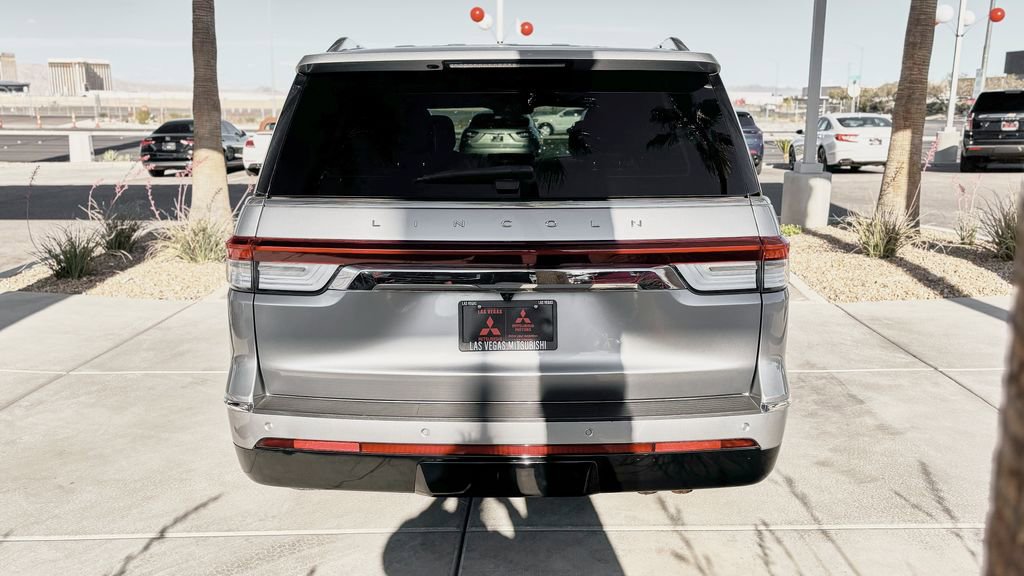 Used 2024 Lincoln Navigator L 4WD image 7