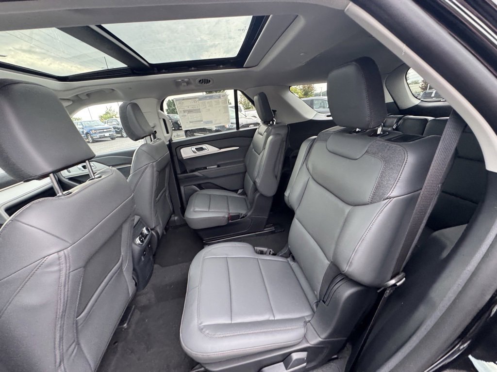 New 2025 Ford Explorer Active w/ Active Comfort Package image 17