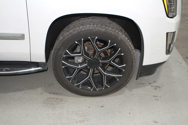 Used 2018 Cadillac Escalade ESV Luxury AWD/4WD image 5
