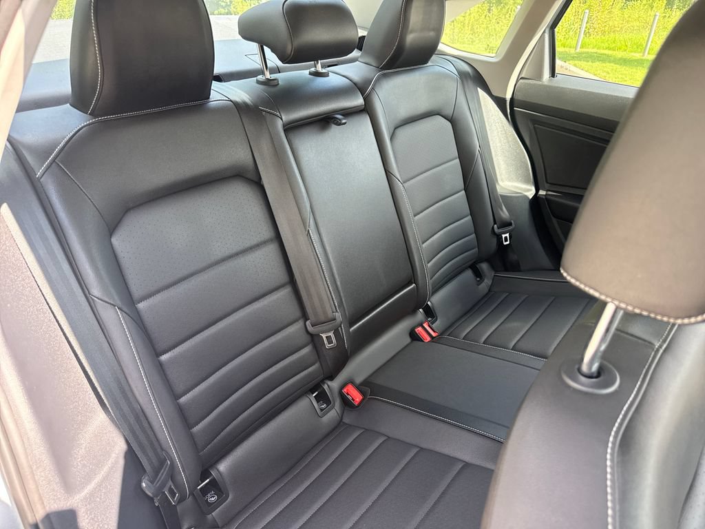 Used 2022 Volkswagen Jetta SE FWD image 34