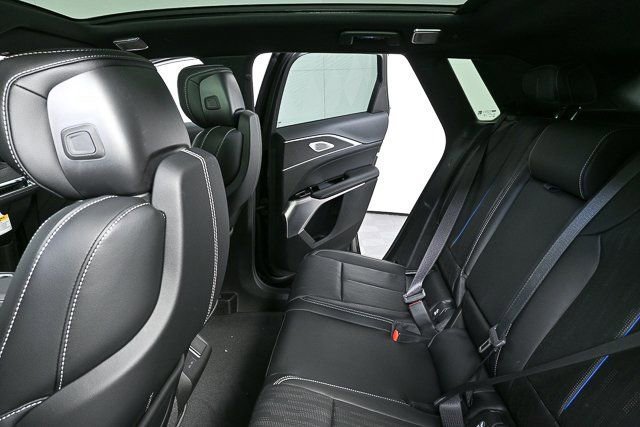 New 2026 Cadillac Lyriq Premium Sport image 22