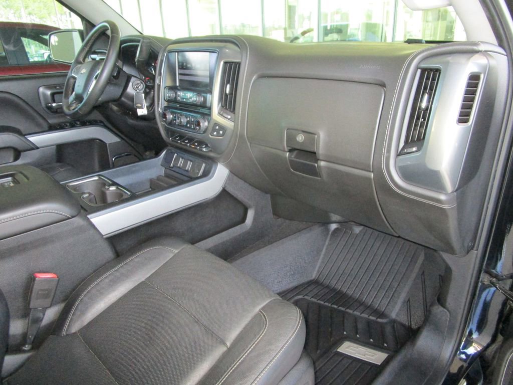 Used 2018 Chevrolet Silverado 1500 LTZ Z71 w/ Midnight Edition image 23