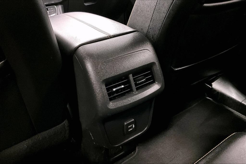 Used 2023 GMC Terrain AT4 AWD/4WD image 28