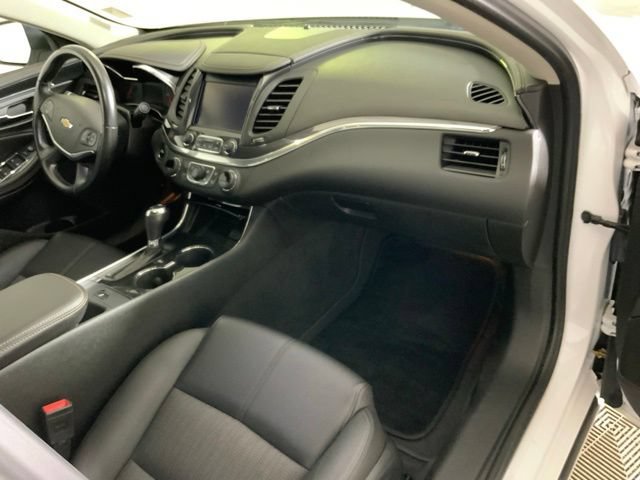 Used 2018 Chevrolet Impala LT FWD image 30