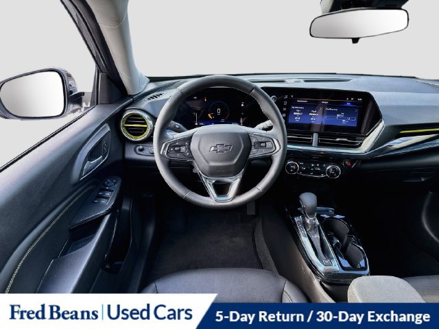 Used 2025 Chevrolet Trax ACTIV w/ Sunroof Package FWD image 29