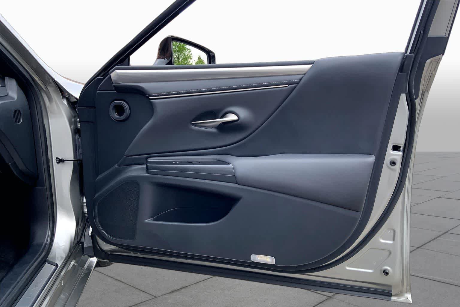 Used 2021 Lexus ES 350 F Sport w/ Accessory Package FWD image 44