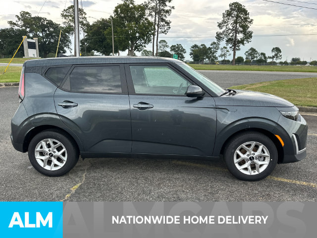 Used 2025 Kia Soul LX w/ LX Technology Package FWD image 4