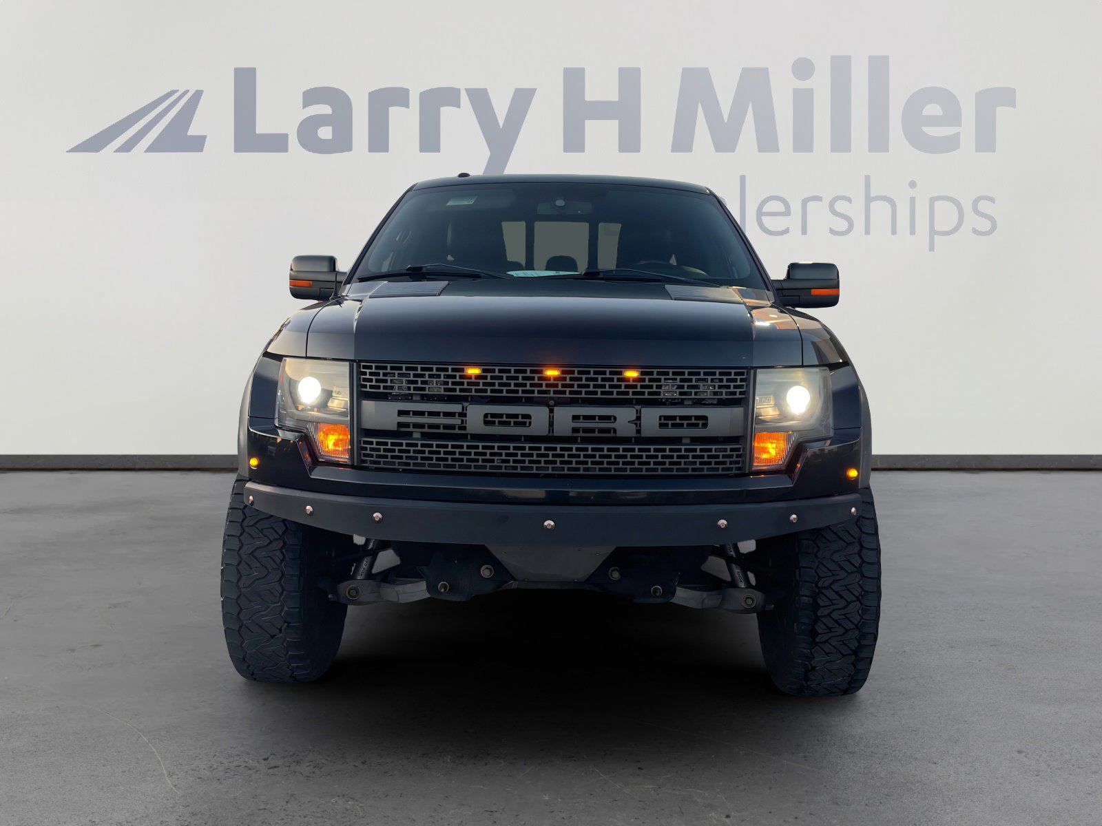 Used 2014 Ford F150 Raptor w/ Equipment Group 801A Luxury AWD/4WD image 8