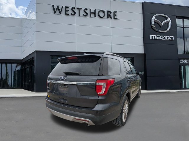 Used 2017 Ford Explorer XLT w/ Equipment Group 202A FWD image 3