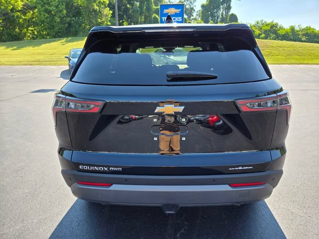 Used 2025 Chevrolet Equinox LT AWD/4WD image 8