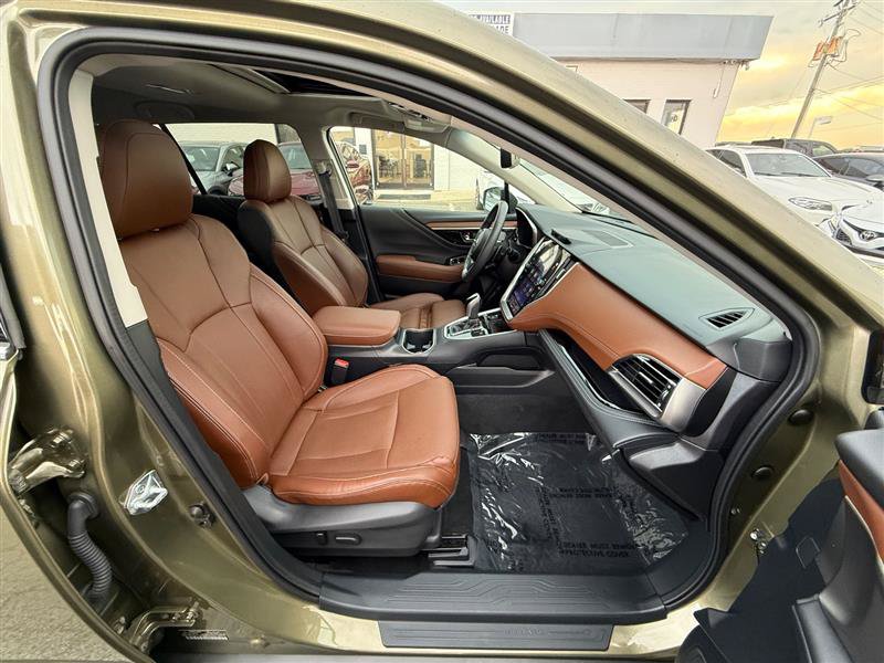 Used 2022 Subaru Outback Touring XT AWD/4WD image 32