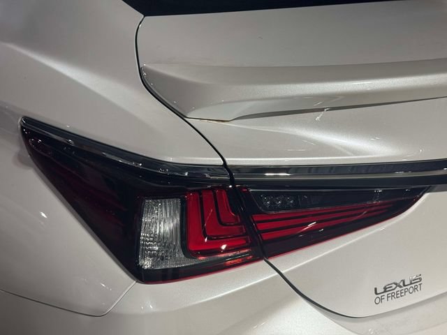 Used 2025 Lexus ES 300h w/ Technology Package FWD image 14
